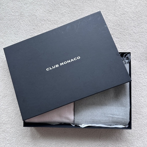 Club Monaco Scarf Gift Box - Picture 1 of 2